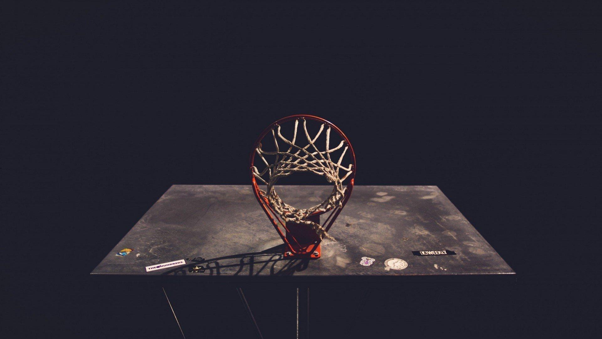 曼彻斯特晚报独家解析，滕哈格决策再临考验，青年才俊梅努与加纳乔离队风波背后的战术革命